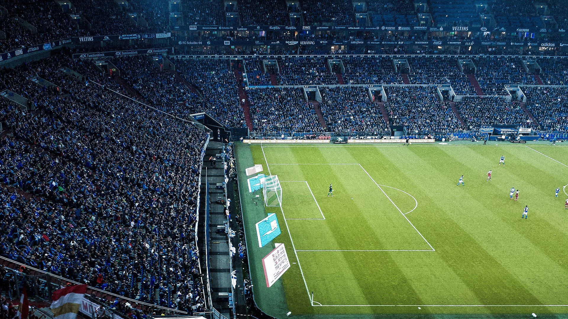 “电动冲浪：东三叉湖马鞍山赛场掀起浪潮”